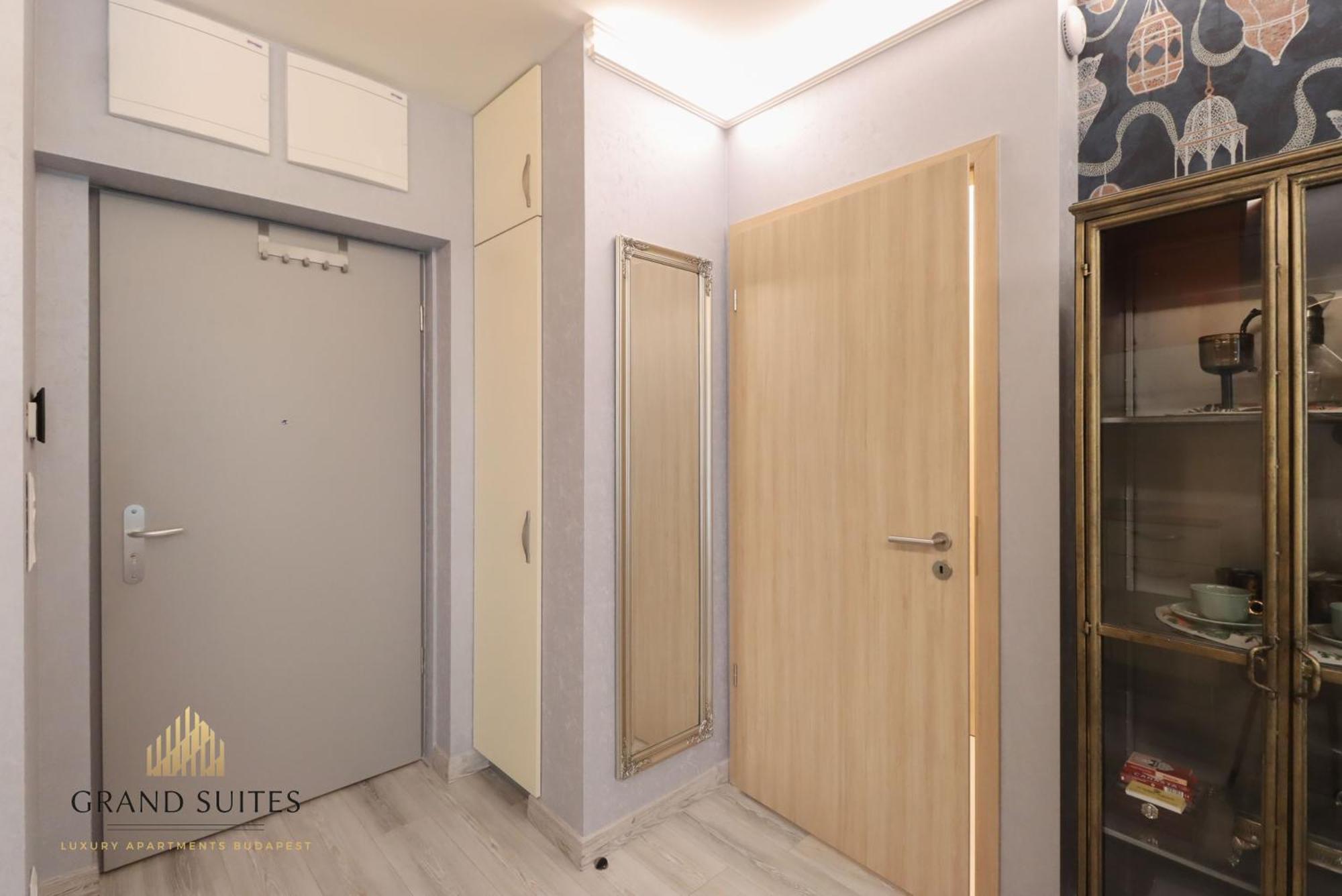 Grand Suites Central Budapest Exterior photo